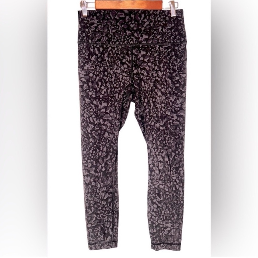 Lululemon Align High Rise Crops 25” Sz 10- Bundle and save! Black/Grey
